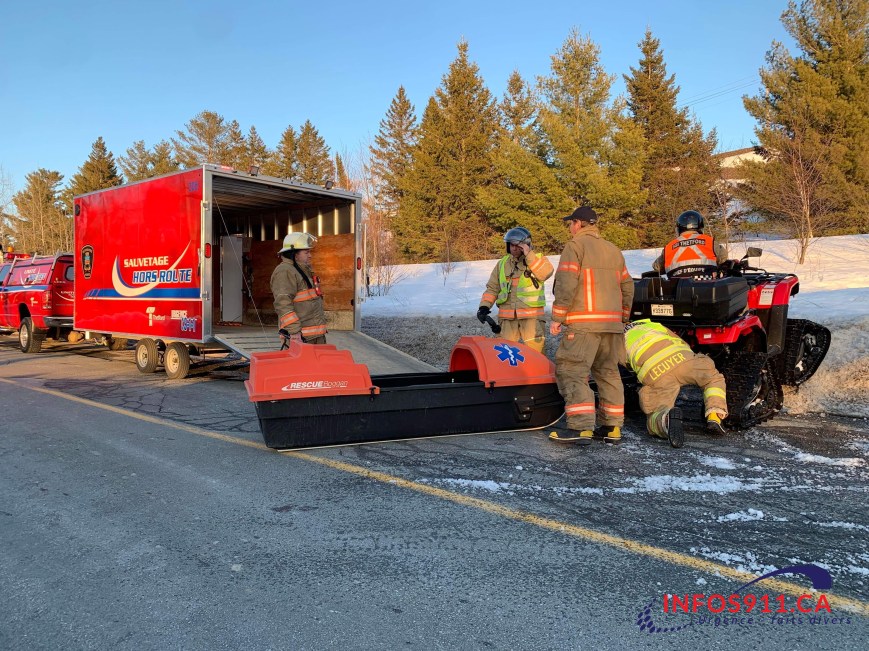 Sauvetage hors-route dans le secteur Black Lake.