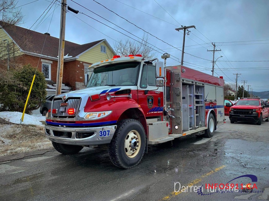 Intervention des pompiers à la polyvalente de Black Lake