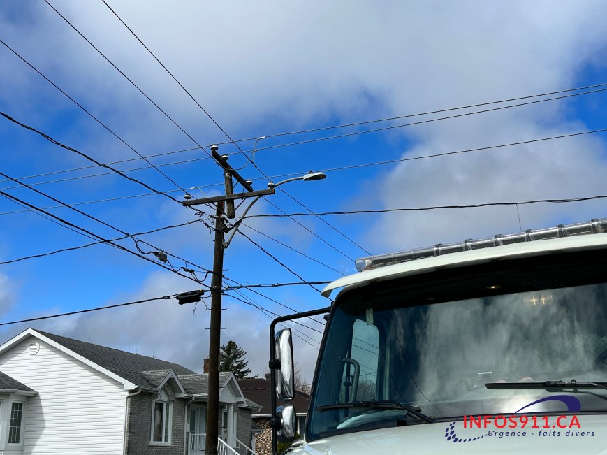 Un poteau s&rsquo;enflamme et cause une panne électrique à Thetford